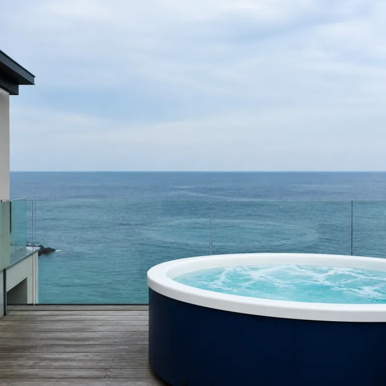 Elegant hot tub hotels in Yorkshire for secluded, scenic stays